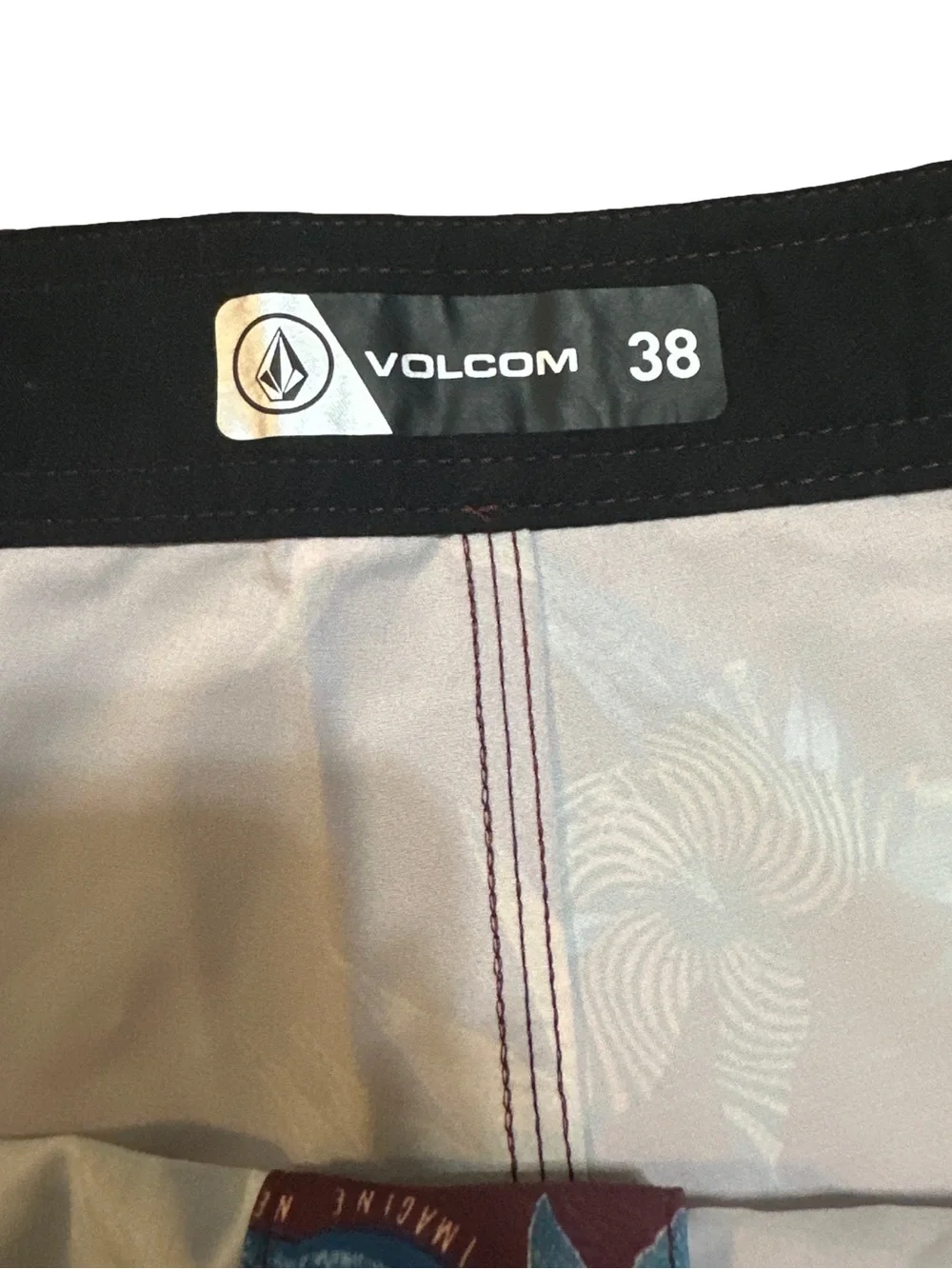 Volcom Manic Men’s Boardshorts Size 38